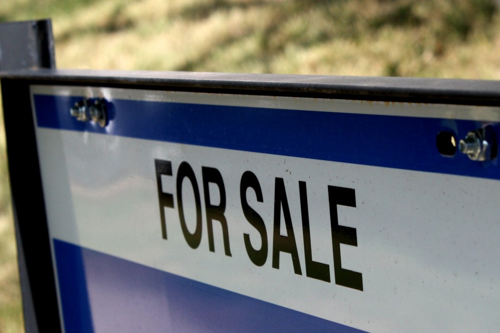 for-sale-real-estate-sign